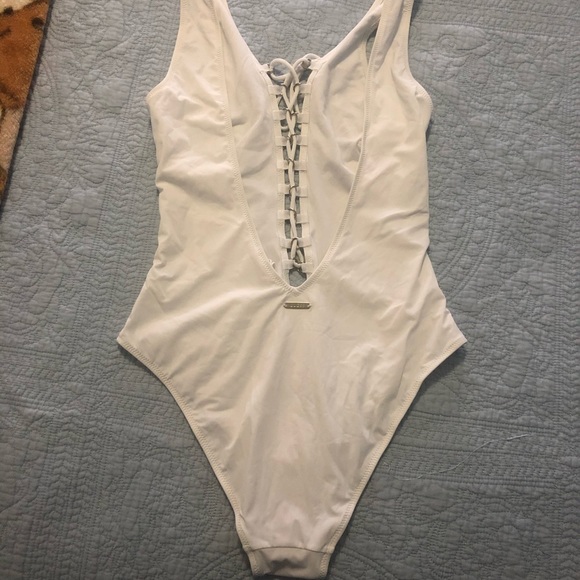 GUESS NEW SWIM - Picture 3 of 4